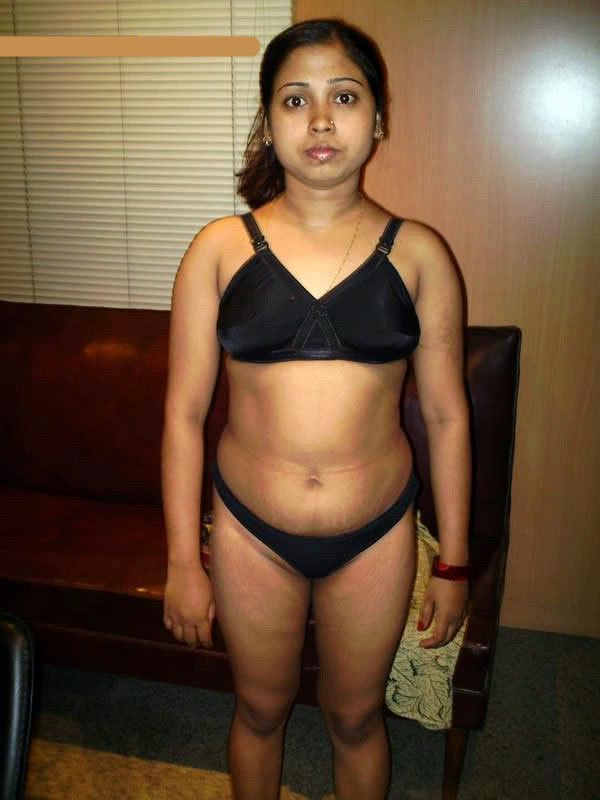 Hot Bangla girl stripping nude in front of her boyfriend 6