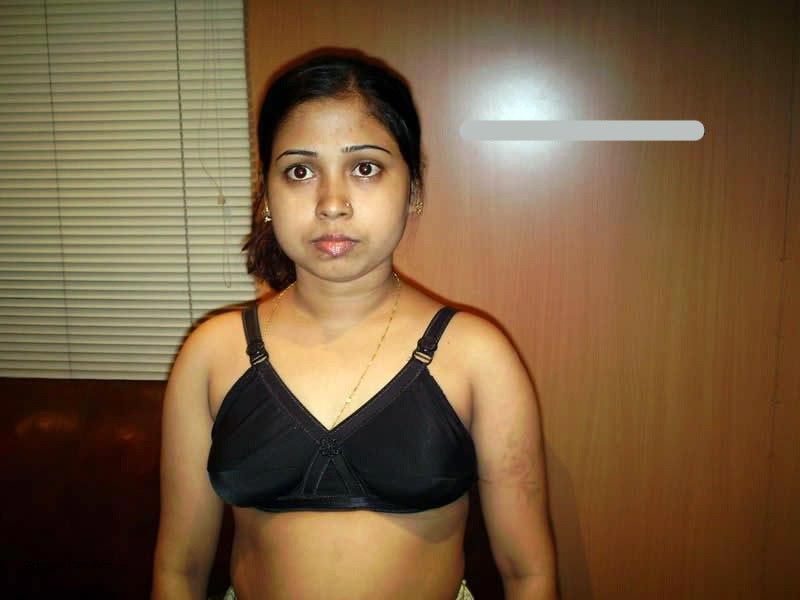 Hot Bangla girl stripping nude in front of her boyfriend 7