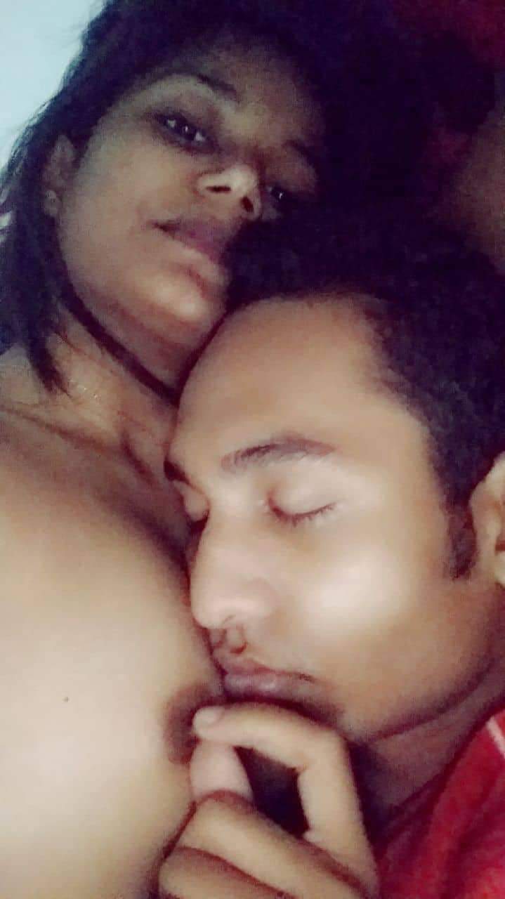 Hot Desi girl with her lover photos 2