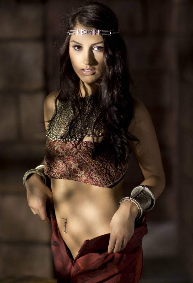 Hot Indian beauty nude modeling pics 9