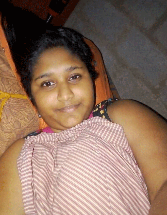 Hot Indian housewife big boobs selfie photos 8