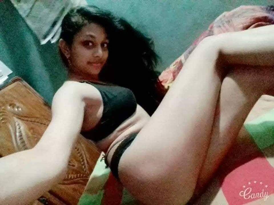 Hot Indian pussy pics of a newly married bhabhi 5