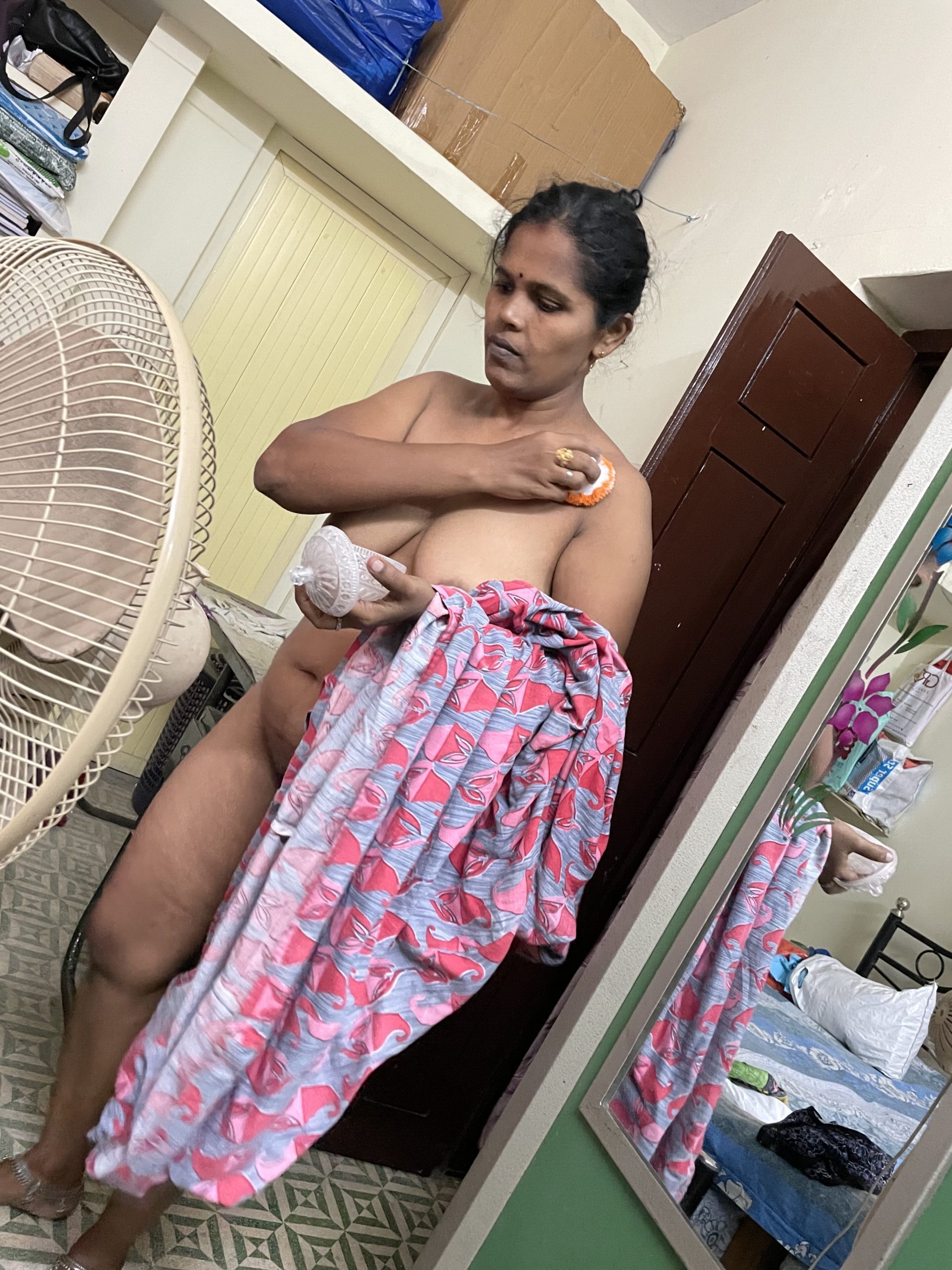 Hot neighbor wife in secret sex affair photos 4