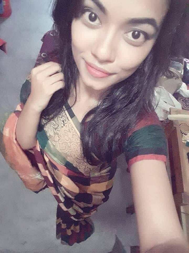 Hot new Desi girl pics leaked online 5