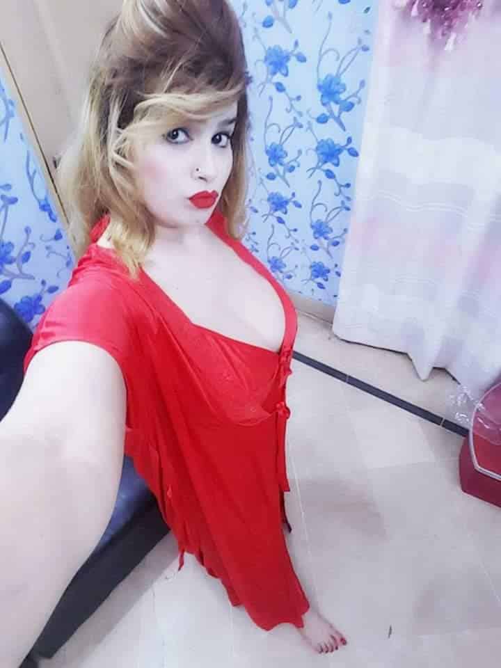 Hot sexy Pakistani beauty exposing her private parts 5