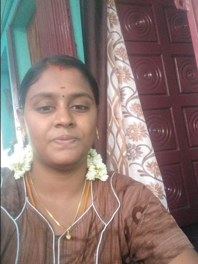 Hot Tamil wife topless in bathroom photos 2