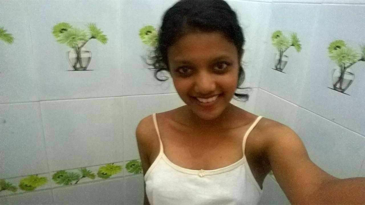 Hottest mallu girl first time naked selfies 3