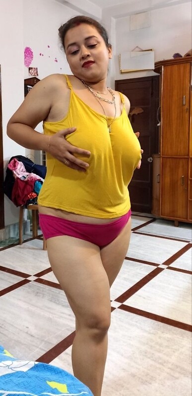 Hottest MILF big ass and boobs showing viral unseen 3