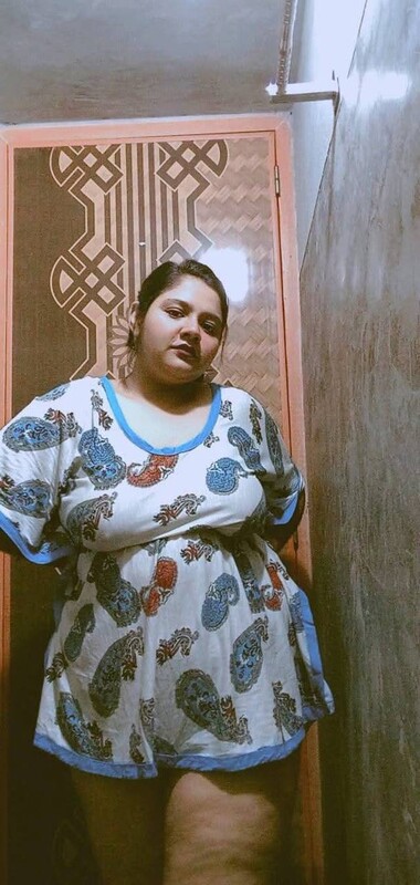 Huge boobs Desi girl playing with her private parts 2