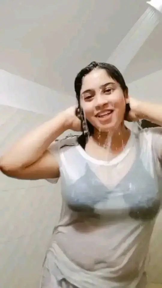 Huge boobs Indian girl cucumber masturbation pics 6
