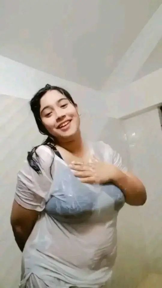 Huge boobs Indian girl cucumber masturbation pics 7