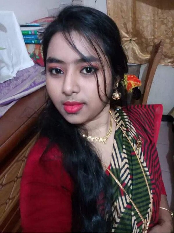 Huge booby Desi village GF topless body showing 3
