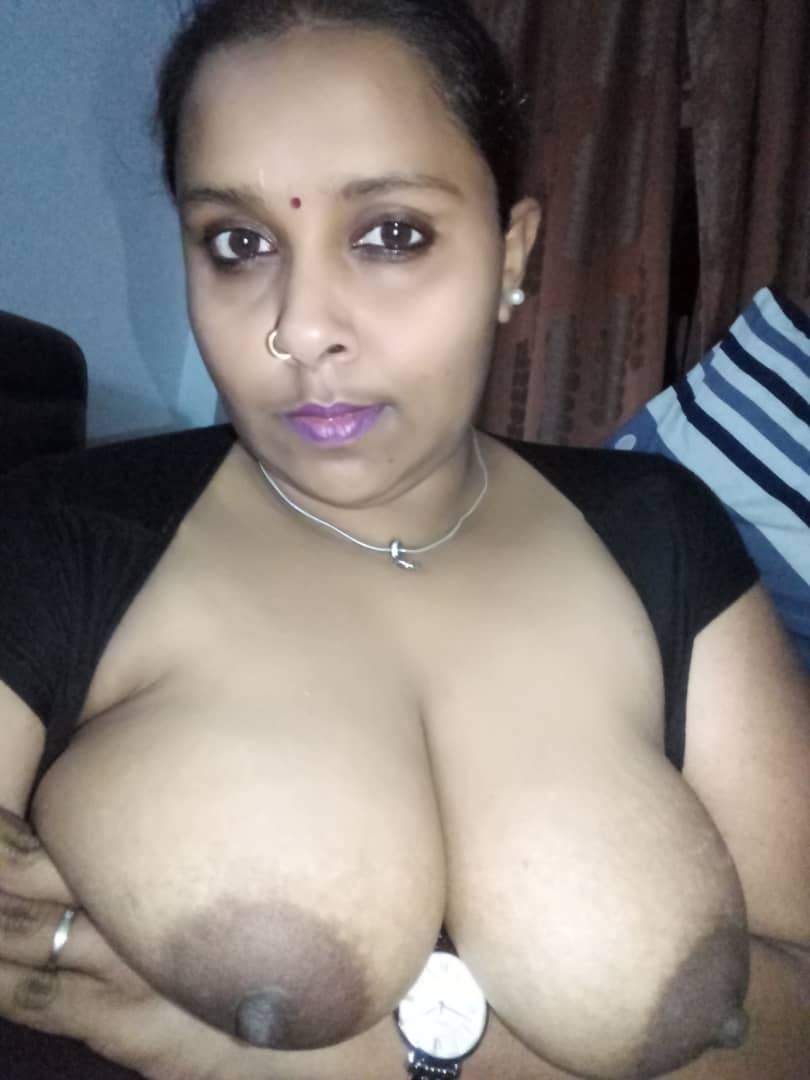 Hukka Bhabhi nude photos 3