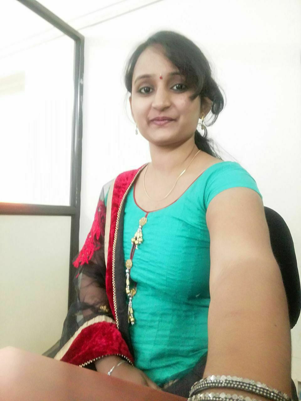 Hyderabad Telugu wife showing big boobs photos 1