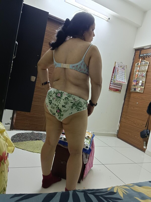 Indian aunty blowjob xxx sex with husband 5