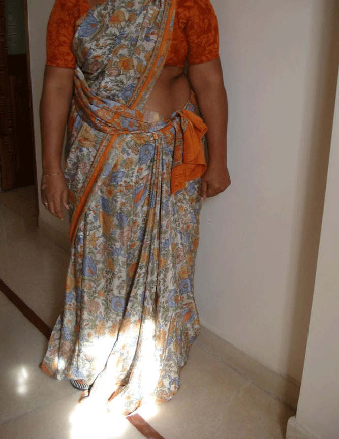 Indian aunty hot buttocks show sex pics 11