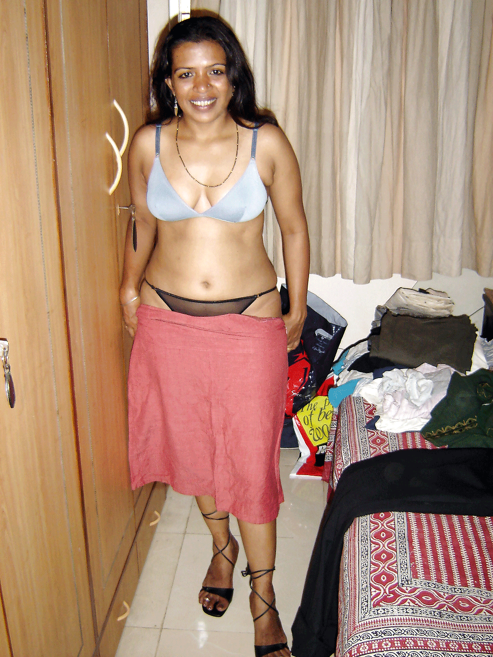 Indian Aunty Mature Pussy show photos 3