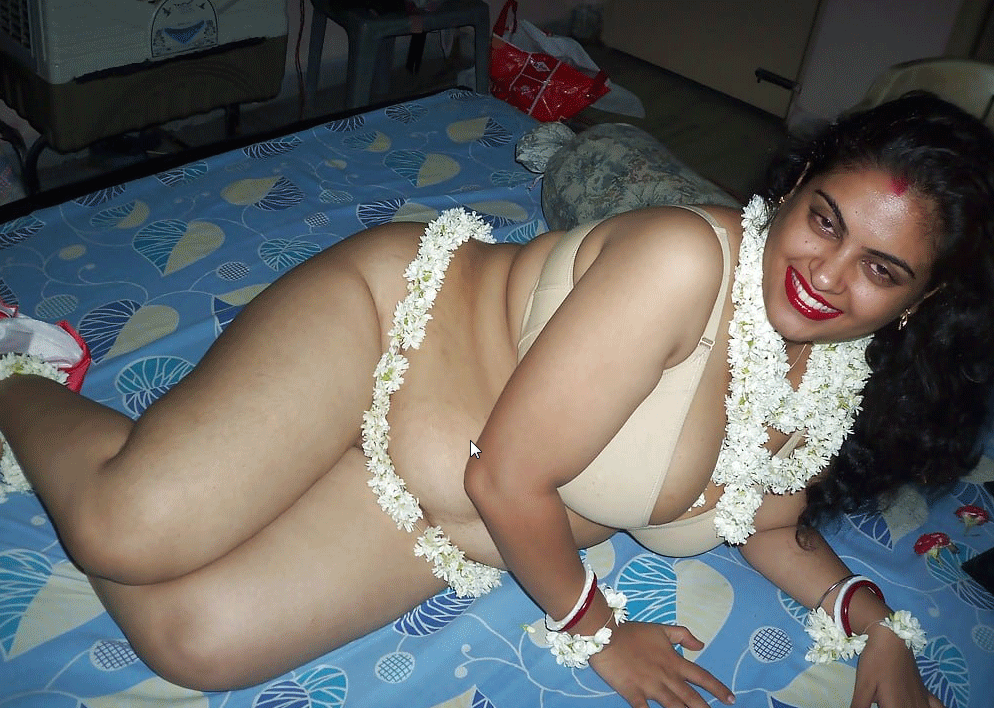 Indian BBW aunty with jasmine flowers 2