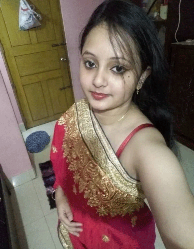 Indian Bhabhi exposing big boobs on selfie cam 1