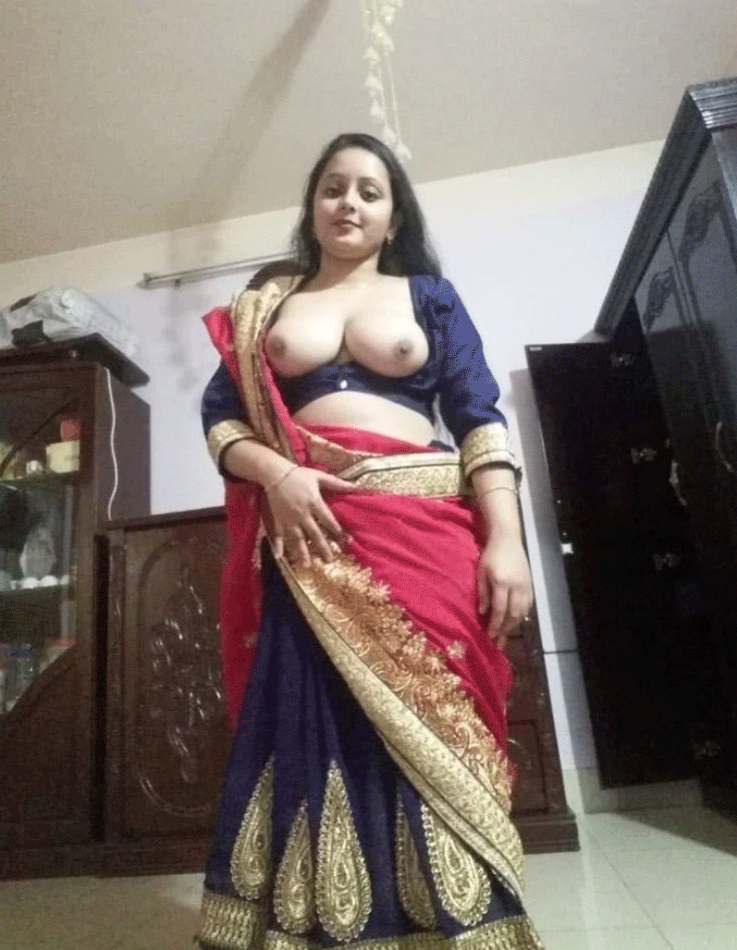 Indian Bhabhi exposing big boobs on selfie cam 4