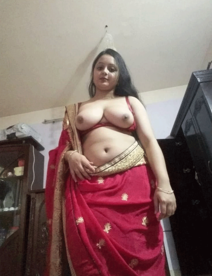 Indian Bhabhi exposing big boobs on selfie cam 5