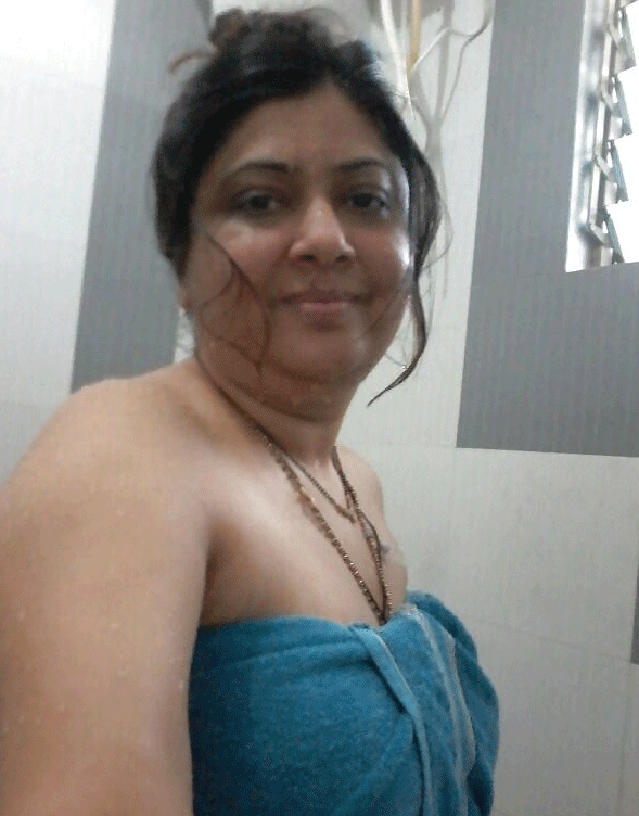 Indian bhabhi naked boobs pics online 4