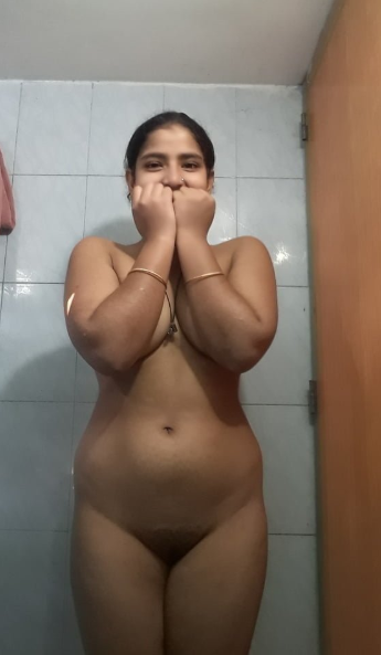 Indian Bhabhi nude pics to rock your dicks 10
