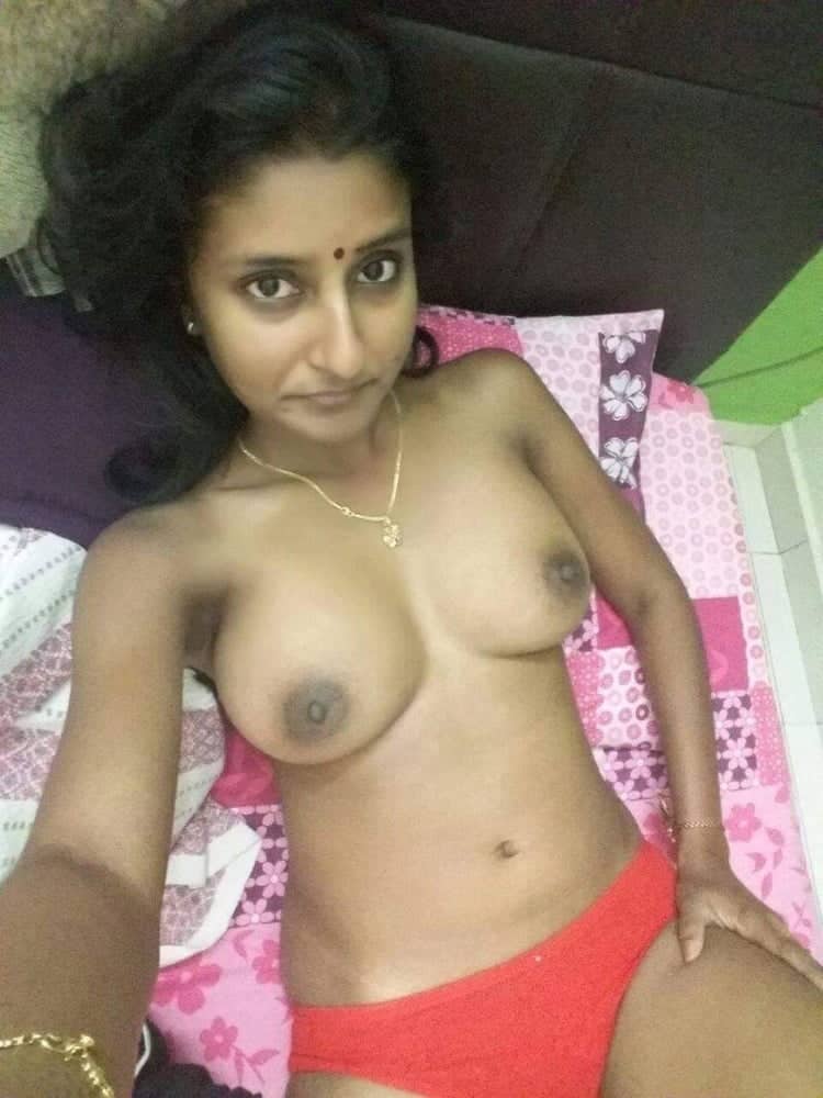 Indian Bhabhi nude selfie photos 4