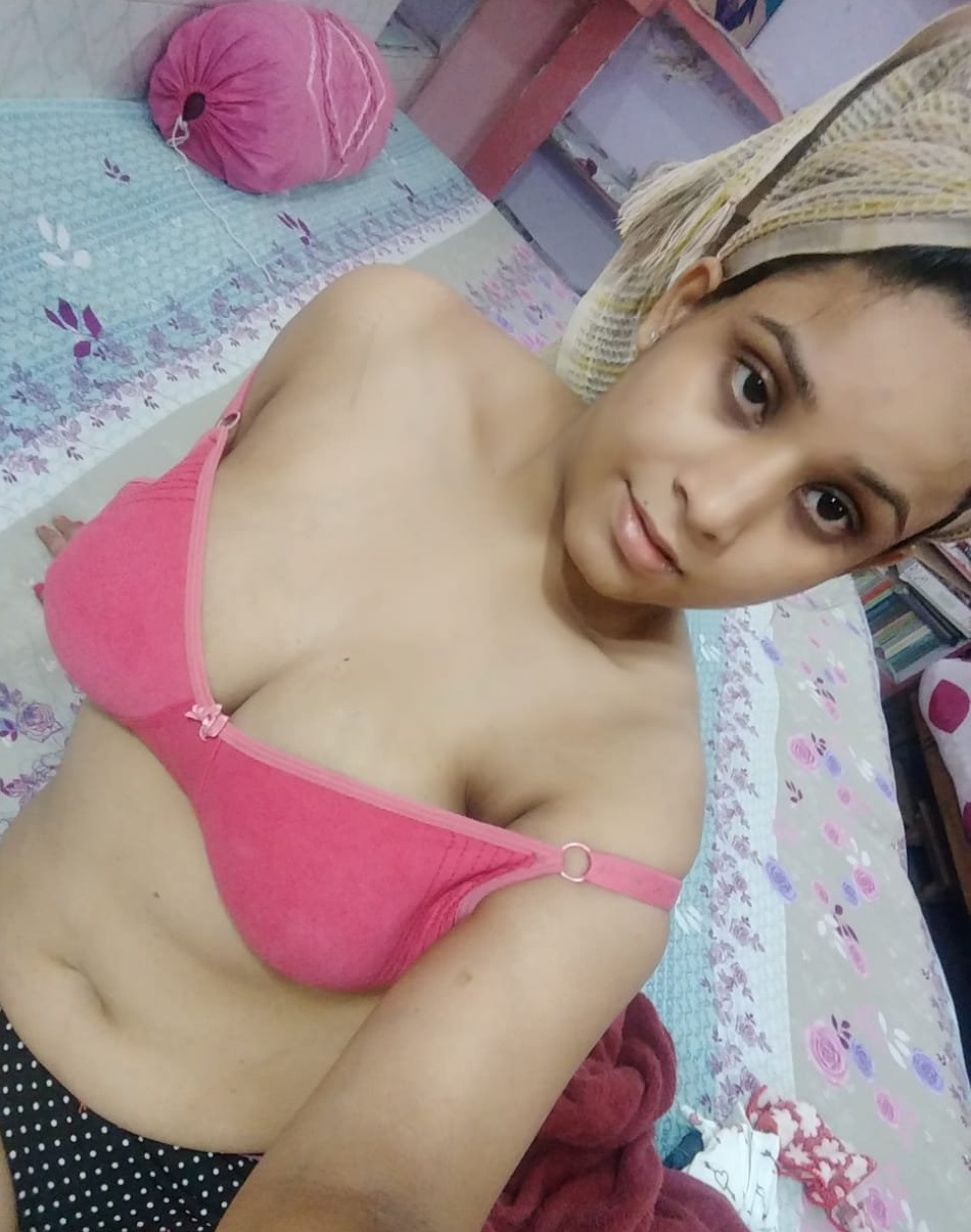 Indian Bhabhi showing tits 2