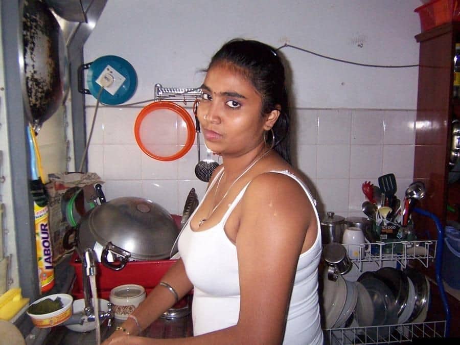 Indian big boobs pics of hot Indian Bhabhi 1