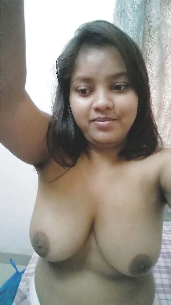 Indian chubby girl nude selfie pics online 2
