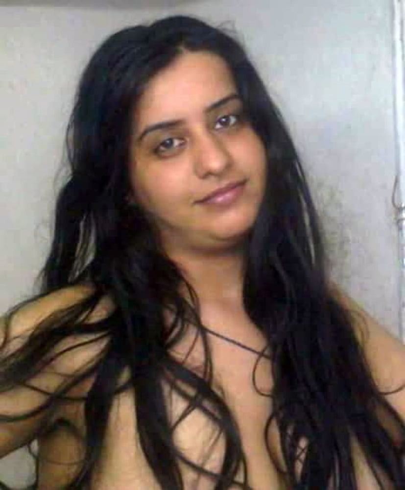Indian chubby Muslim wife pics 1