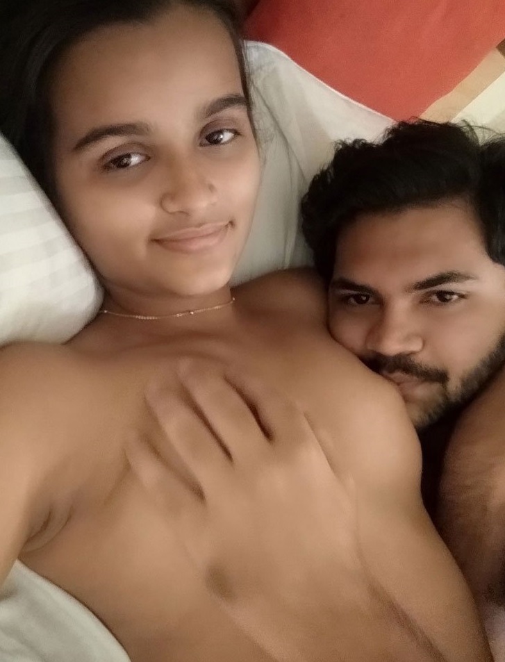 Indian college girl boobs sucked by lover pics 6
