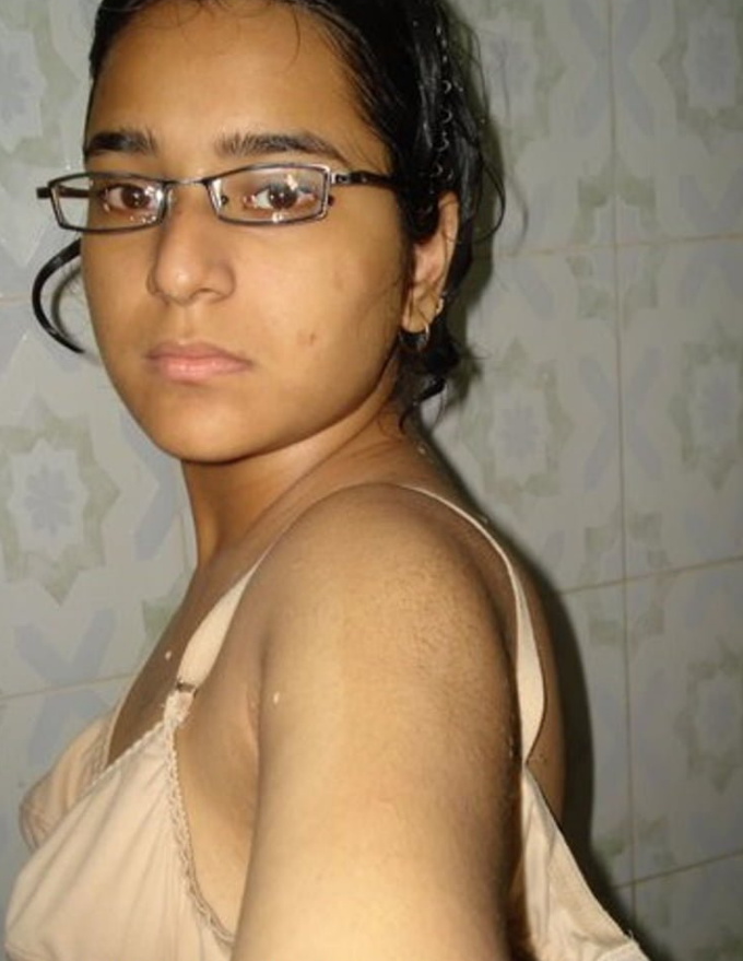 Indian college girl nude selfie photos online 4