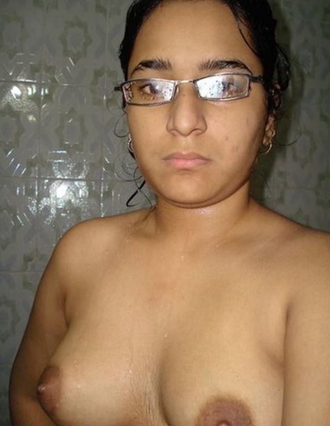 Indian college girl nude selfie photos online 6