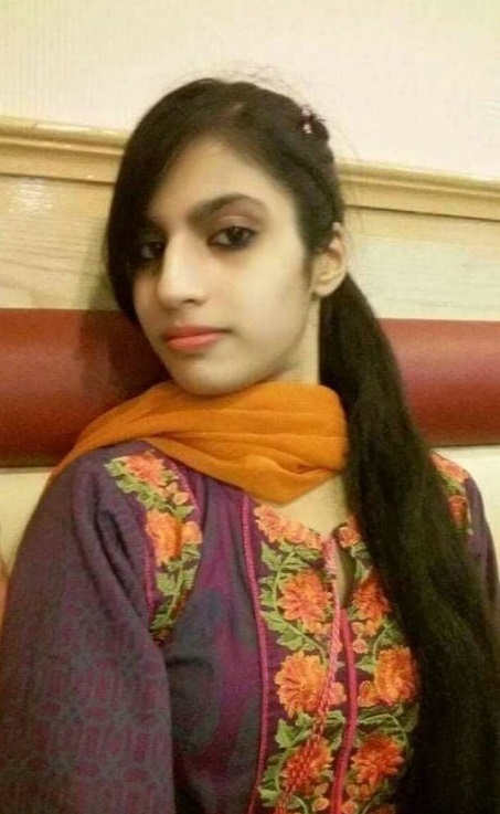 Indian college girl nude selfies 6