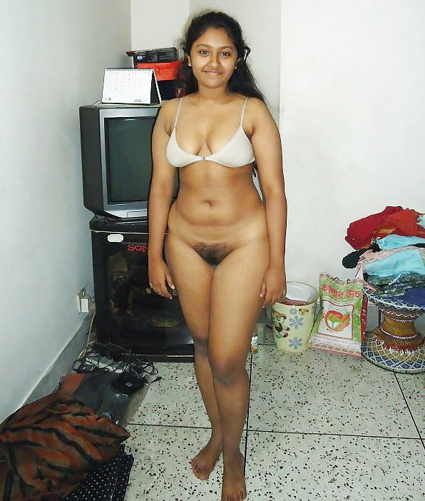 Indian cute girl Richa nude photos online 1