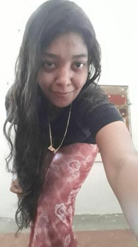 Indian cute girlfriend topless photos release 1