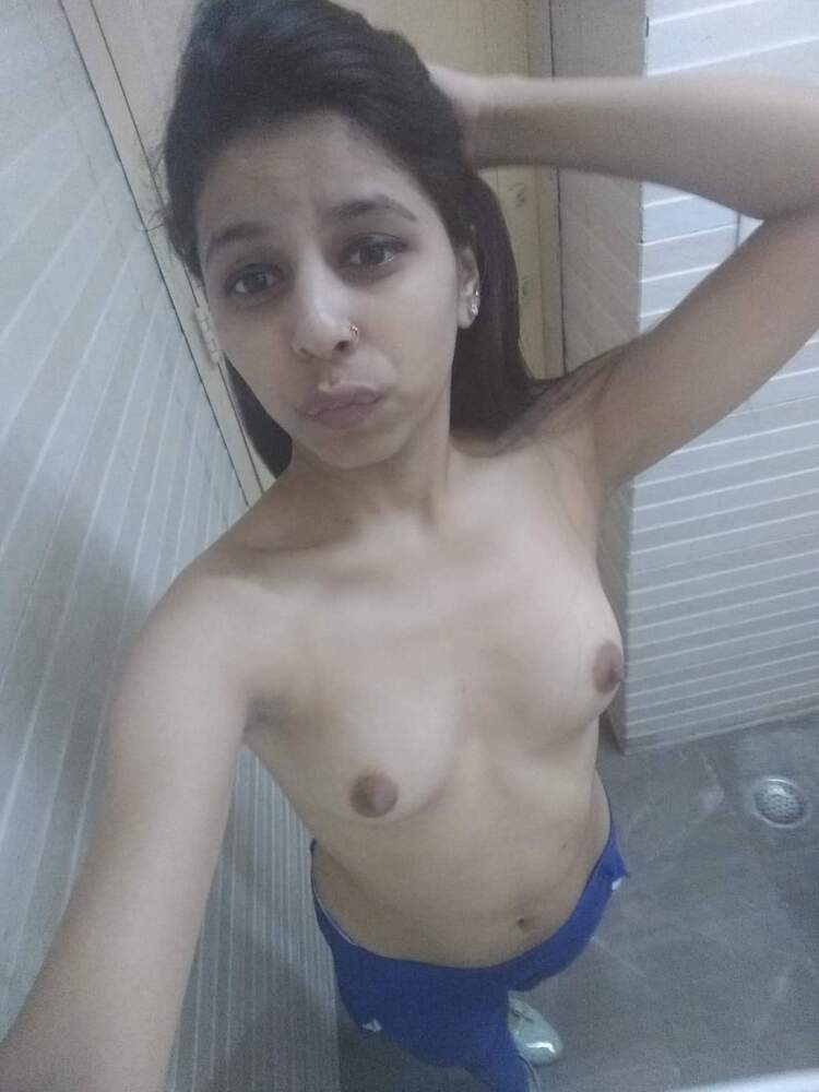 Indian dental clinic receptionist nude selfies 5