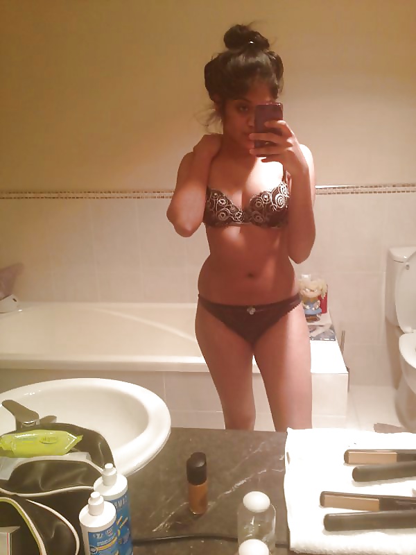 Indian GF nude selfies 3