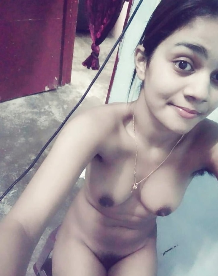 Indian girl natural tits pics 2