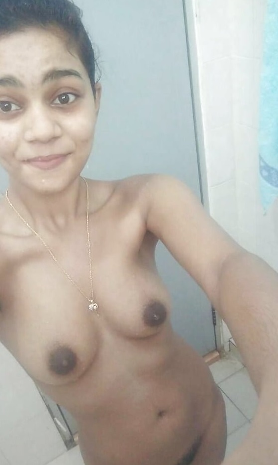 Indian girl natural tits pics 4