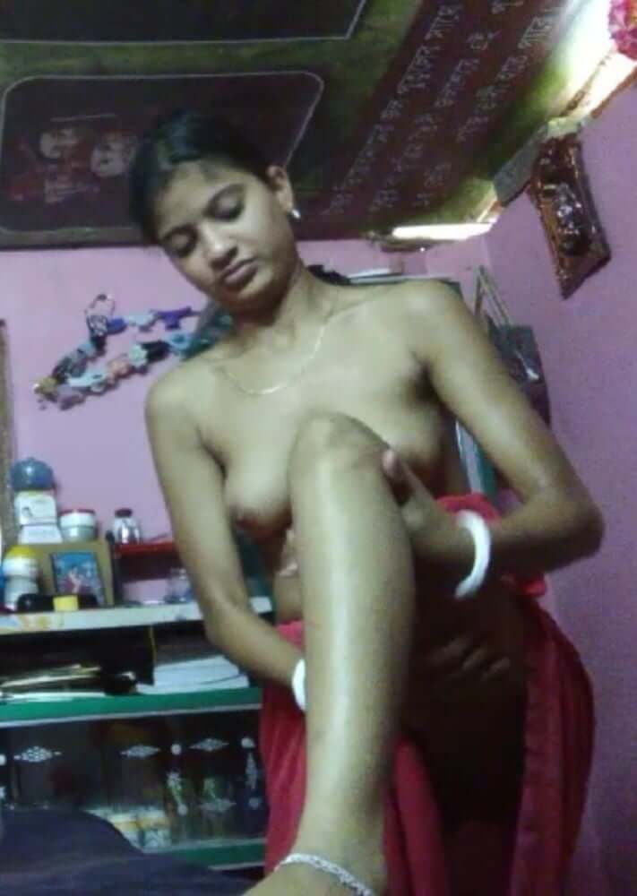 Indian girl nude selfies waiting for your cum tribute 3