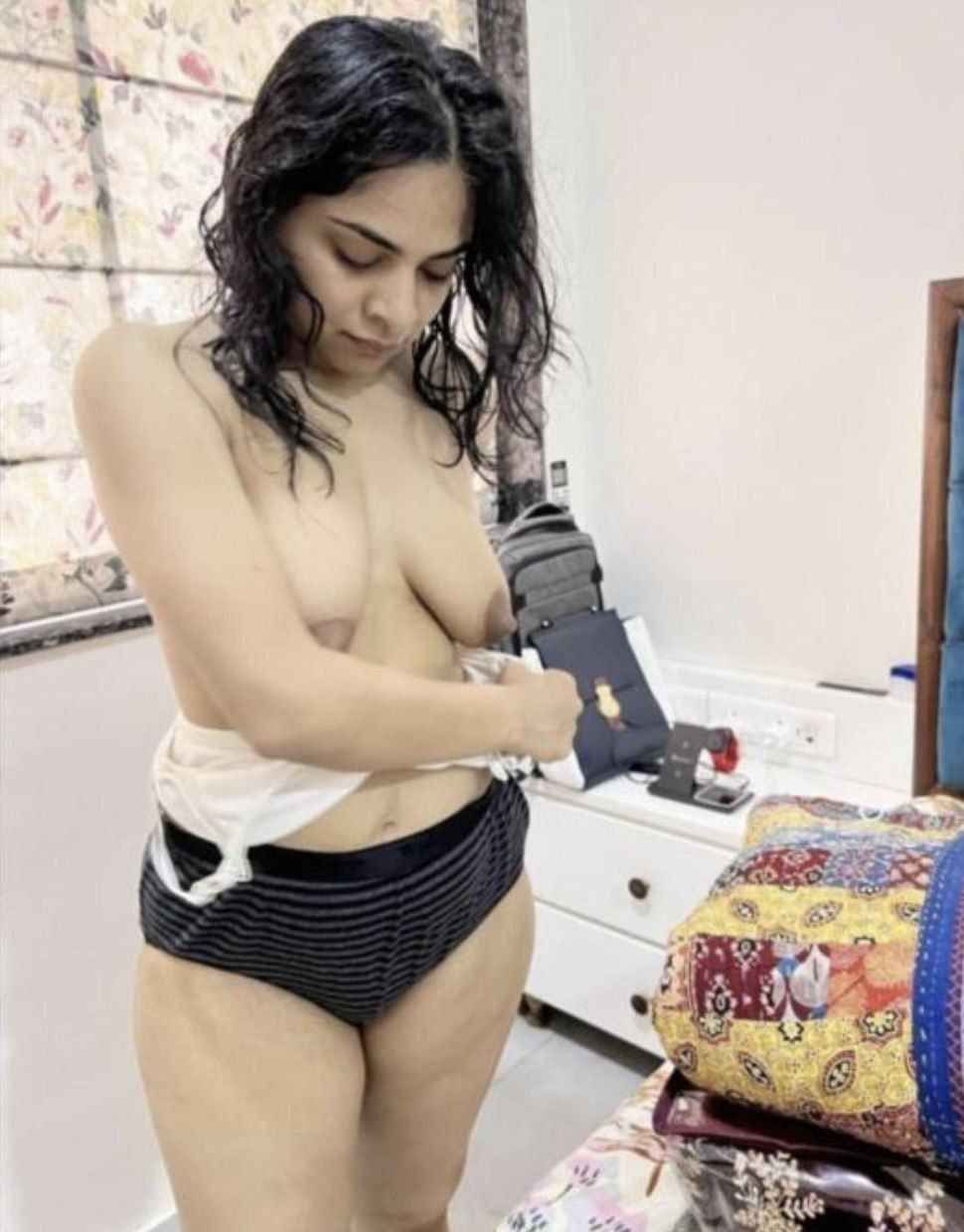 Indian girl stripping bra and nude in bedroom 2