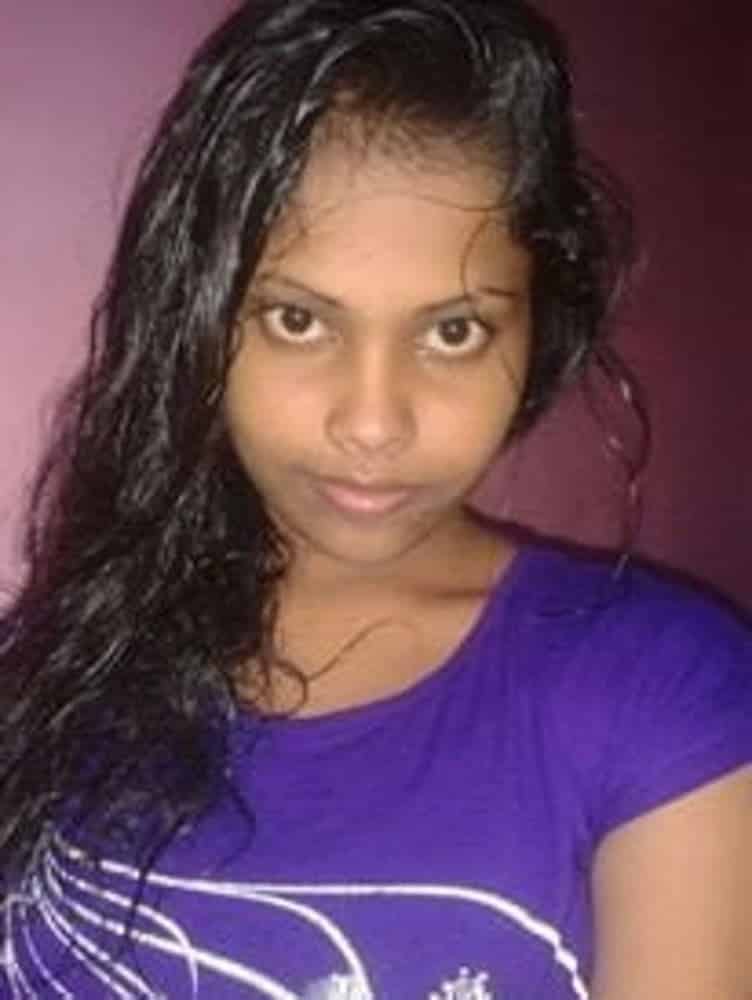 Indian girl tits pics exposed especially for her lovers 1