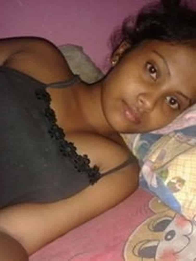 Indian girl tits pics exposed especially for her lovers 4
