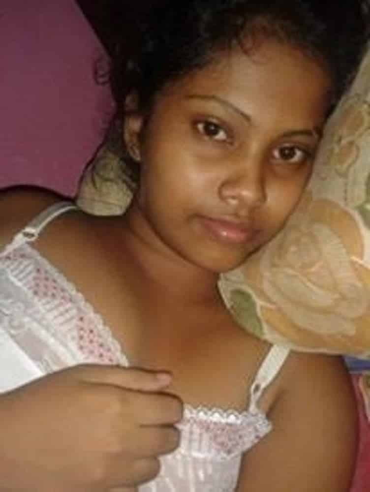 Indian girl tits pics exposed especially for her lovers 8