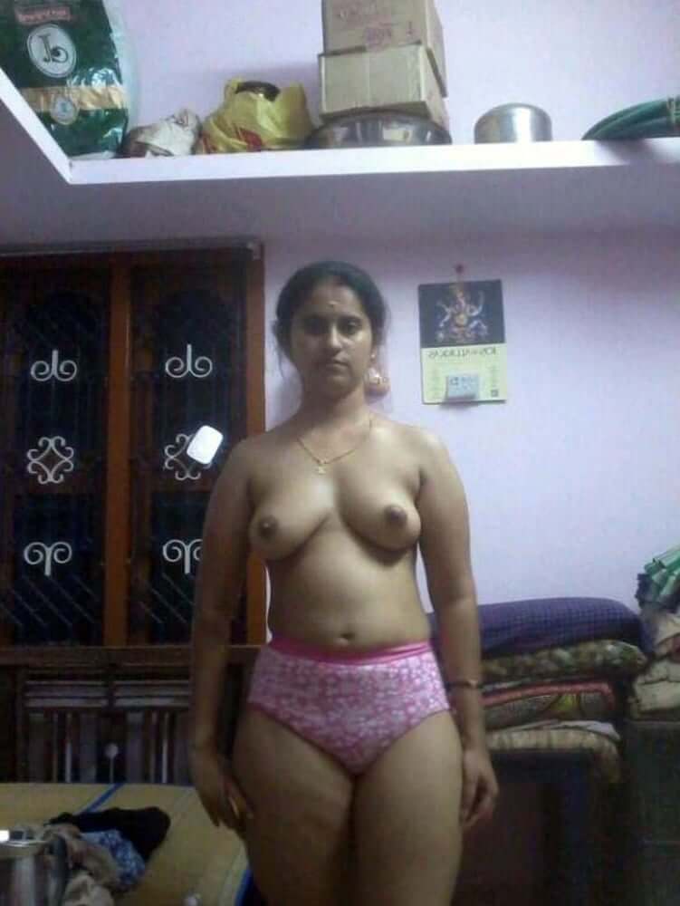 Indian housewife nude pics trending online 6