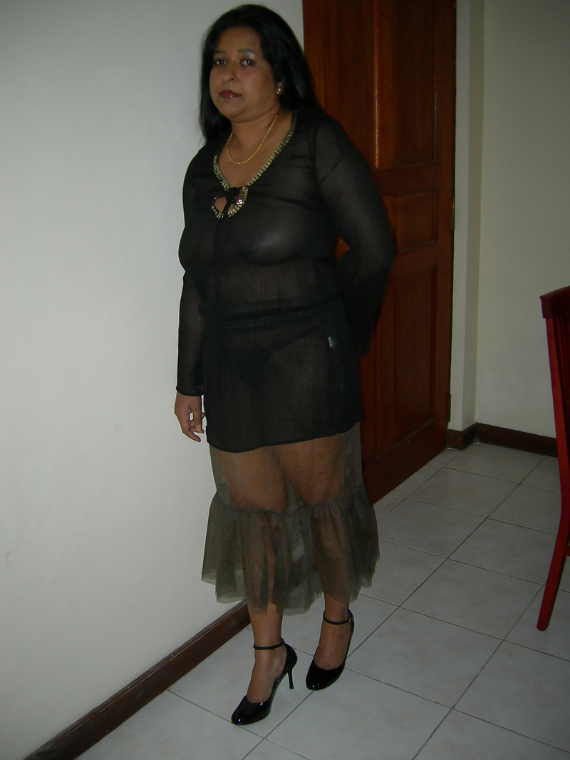 Indian Milf aunty pics 4