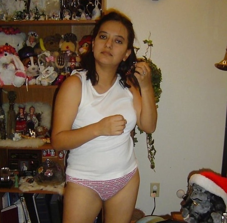 Indian Milf Bhabhi full nude pics 9
